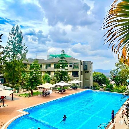 Nobleza Hotel Кігалі Екстер'єр фото